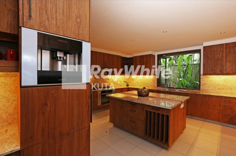 Jimbaran,Bali,Indonesia,4 Bedrooms,5 Bathrooms,Villa,MLS ID