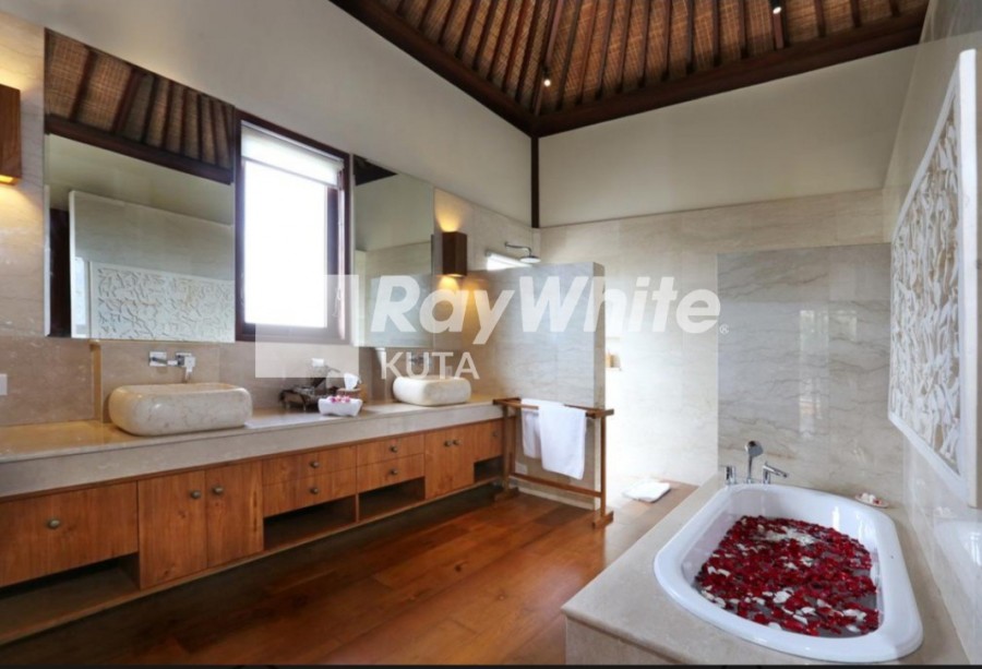 Jimbaran,Bali,Indonesia,4 Bedrooms,5 Bathrooms,Villa,MLS ID