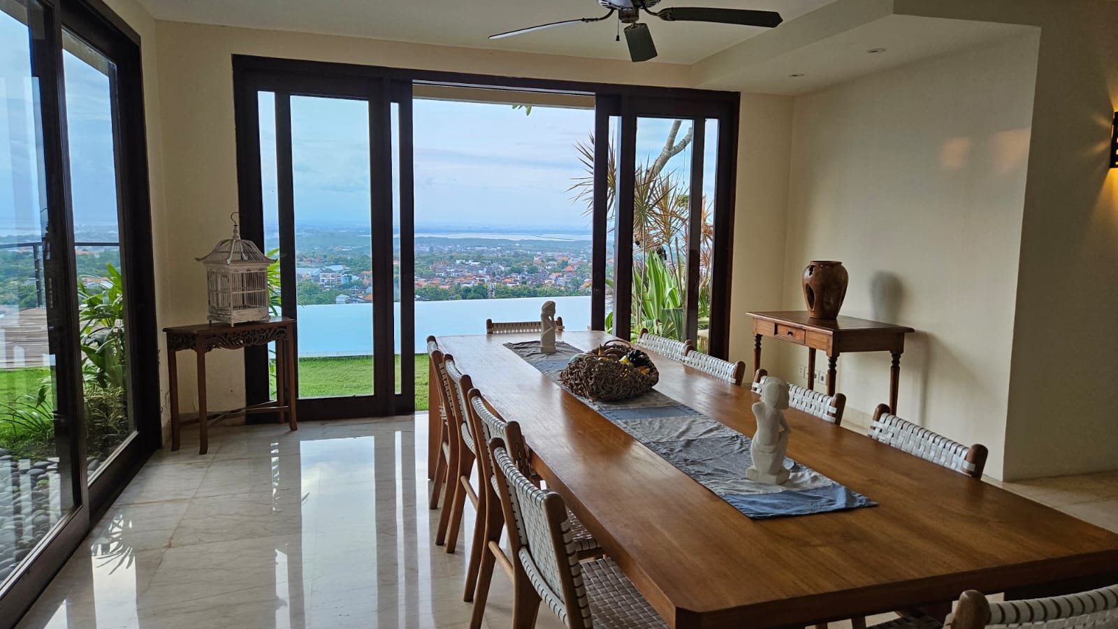 Jimbaran,Bali,Indonesia,4 Bedrooms,5 Bathrooms,Villa,MLS ID