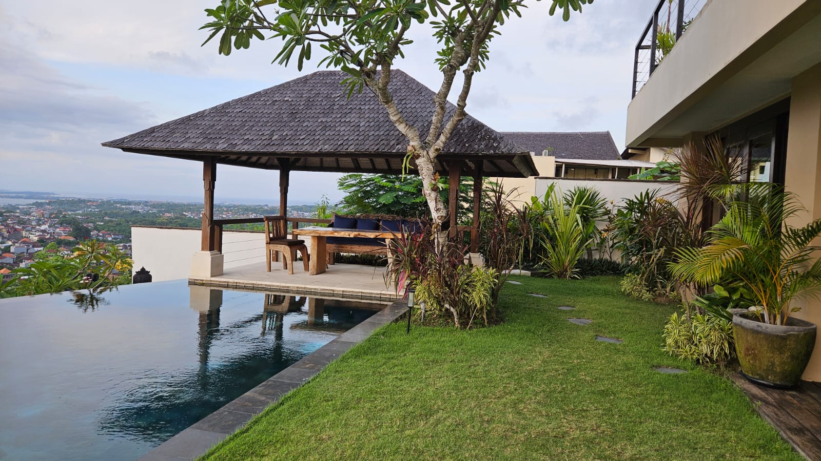 Jimbaran,Bali,Indonesia,4 Bedrooms,5 Bathrooms,Villa,MLS ID