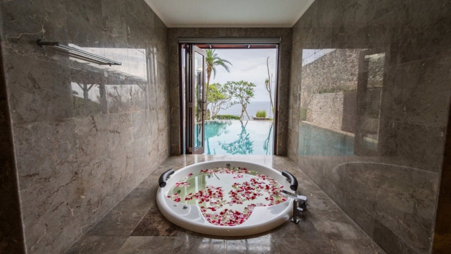 Uluwatu,Bali,Indonesia,5 Bedrooms,5 Bathrooms,Villa,MLS ID