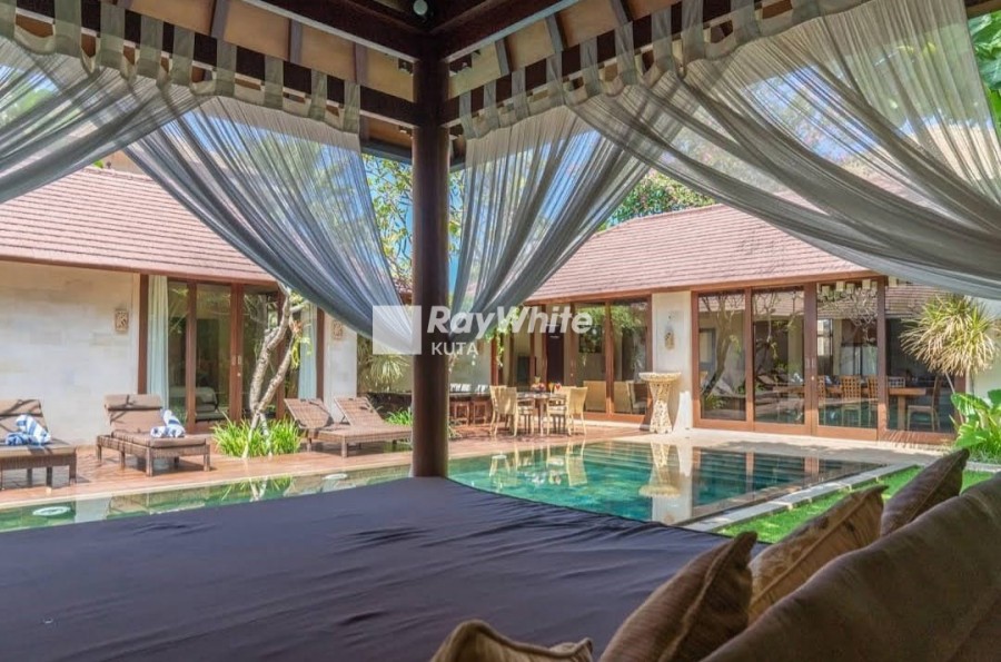 Seminyak,Bali,Indonesia,4 Bedrooms,4 Bathrooms,Villa,MLS ID