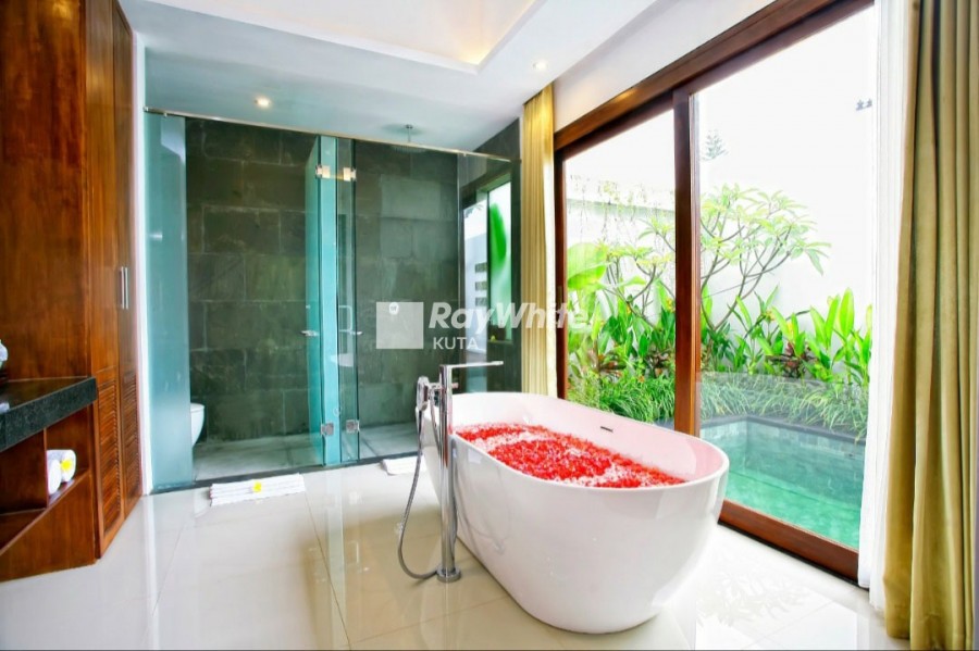 Legian,Bali,Indonesia,6 Bedrooms,6 Bathrooms,Villa,MLS ID