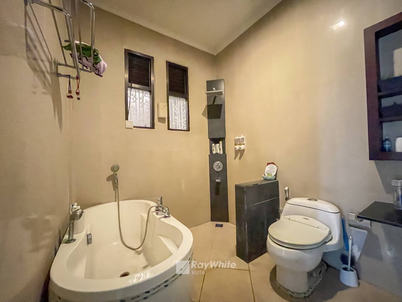 Denpasar,Bali,Indonesia,4 Bedrooms,3 Bathrooms,Residential,MLS ID