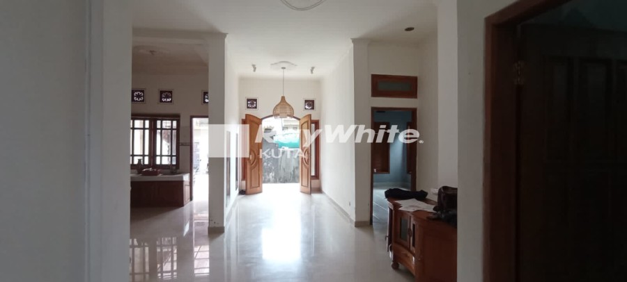 Kerobokan,Bali,Indonesia,3 Bedrooms,2 Bathrooms,Residential,MLS ID