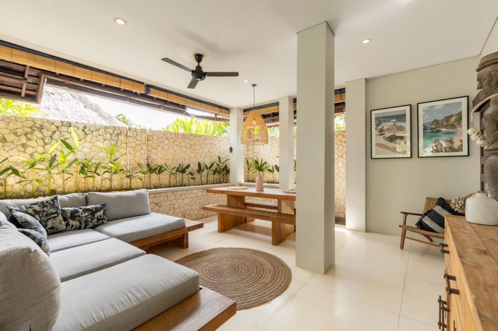 Pecatu,Bali,Indonesia,6 Bedrooms,2 Bathrooms,Villa,MLS ID 1084