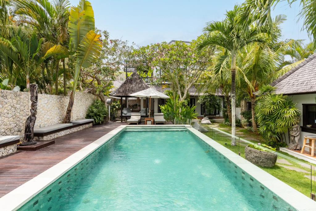 Pecatu,Bali,Indonesia,6 Bedrooms,2 Bathrooms,Villa,MLS ID 1084