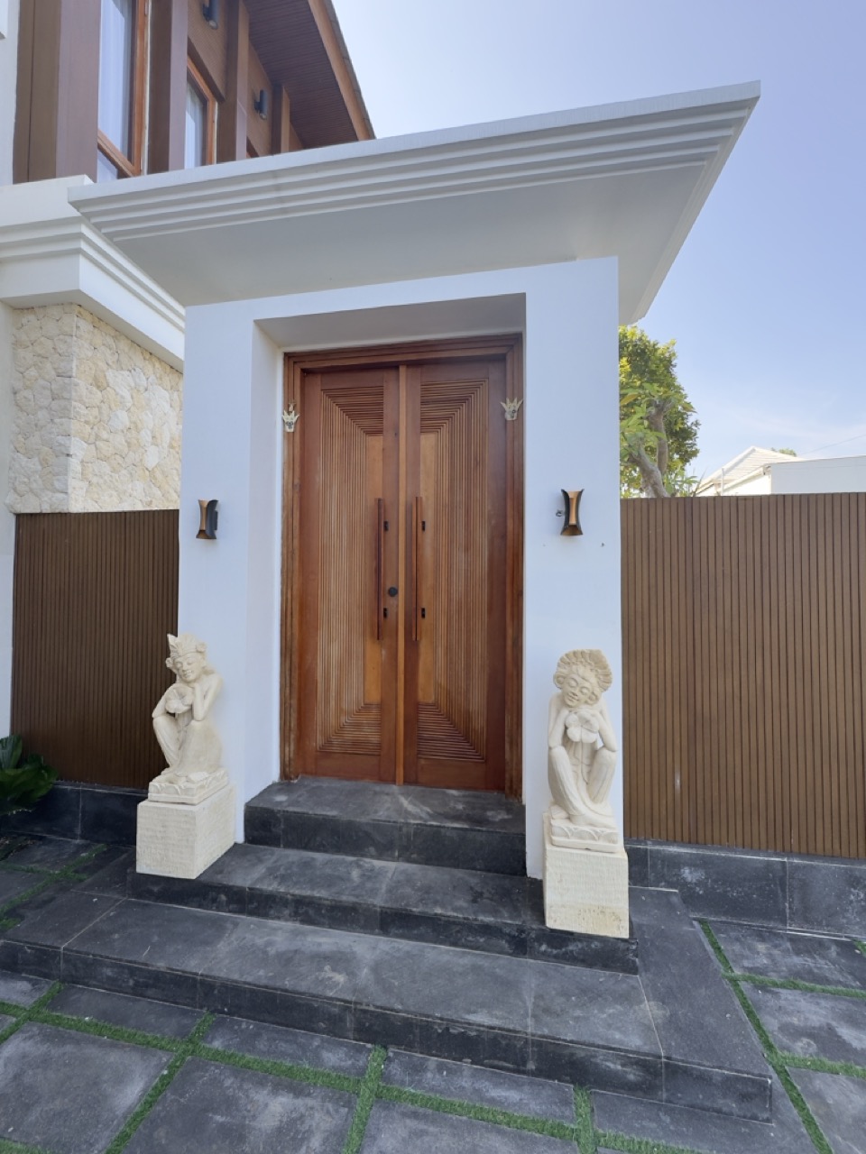 Nusa Dua,Bali,Indonesia,4 Bedrooms,5 Bathrooms,Villa,MLS ID 1223