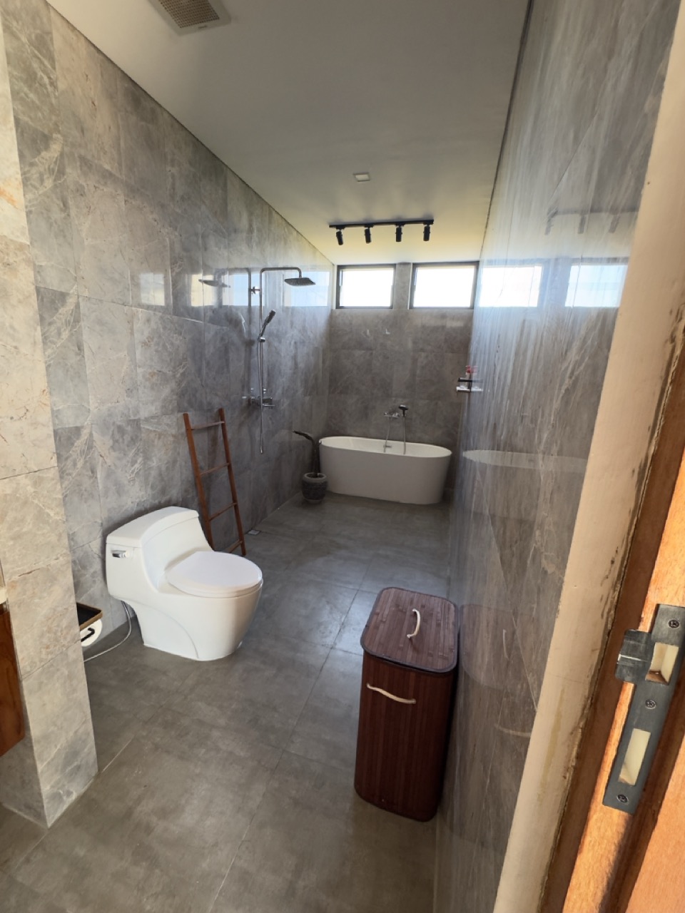 Nusa Dua,Bali,Indonesia,4 Bedrooms,5 Bathrooms,Villa,MLS ID 1223