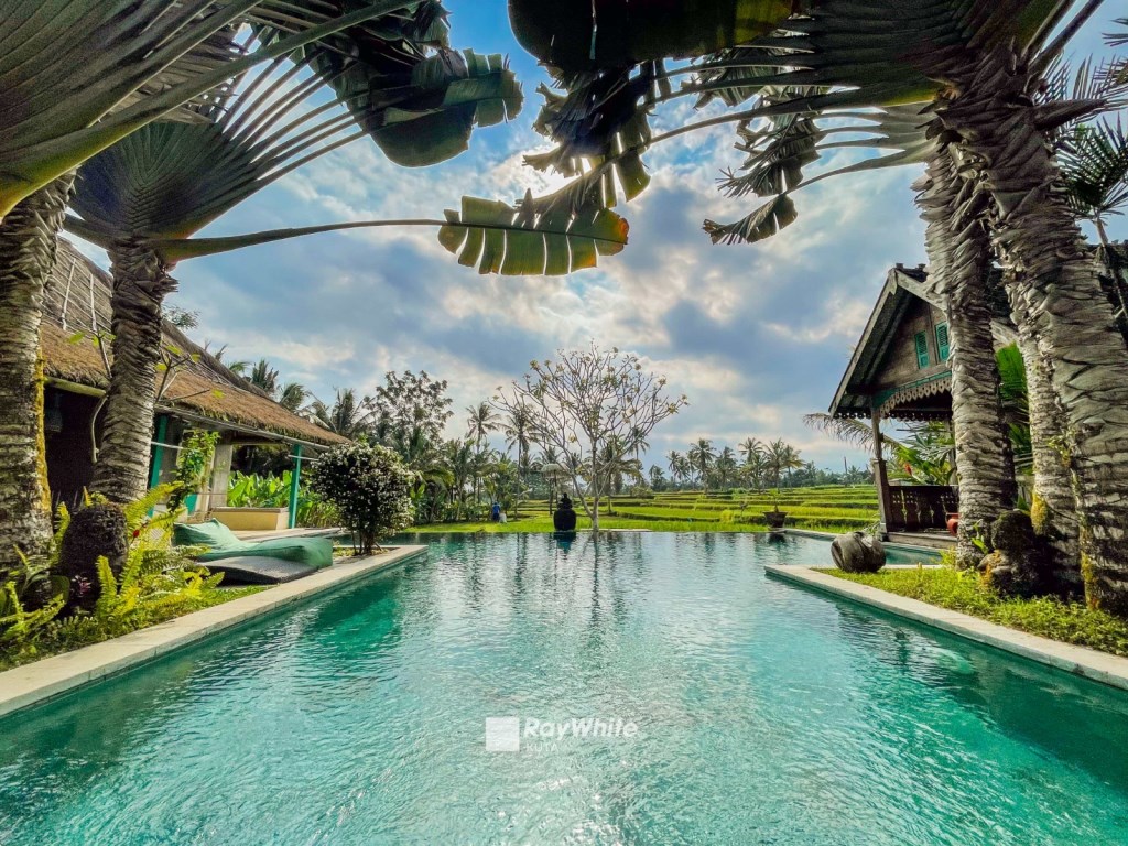 Gianyar,Bali,Indonesia,8 Bedrooms,7 Bathrooms,Villa,MLS ID 1228