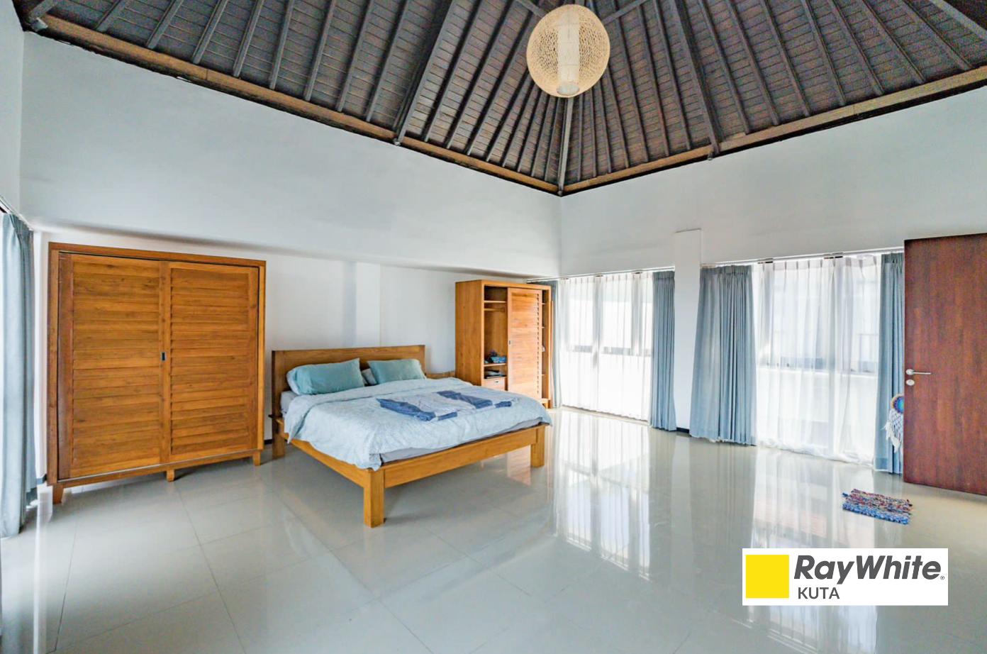 Jimbaran,Bali,Indonesia,5 Bedrooms,5 Bathrooms,Villa,MLS ID 1262