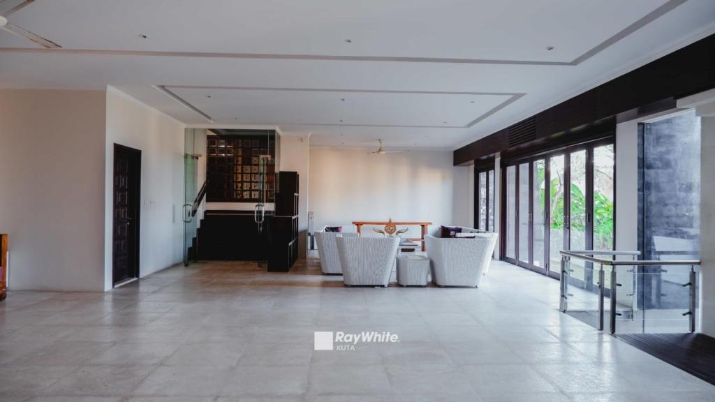 Jimbaran,Bali,Indonesia,4 Bedrooms,6 Bathrooms,Villa,MLS ID 1293