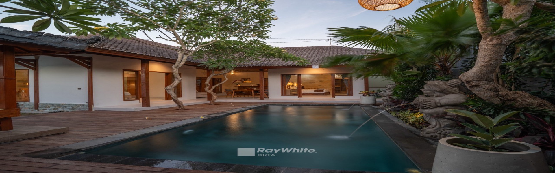 Jimbaran,Bali,Indonesia,3 Bedrooms,4 Bathrooms,Villa,MLS ID 1444