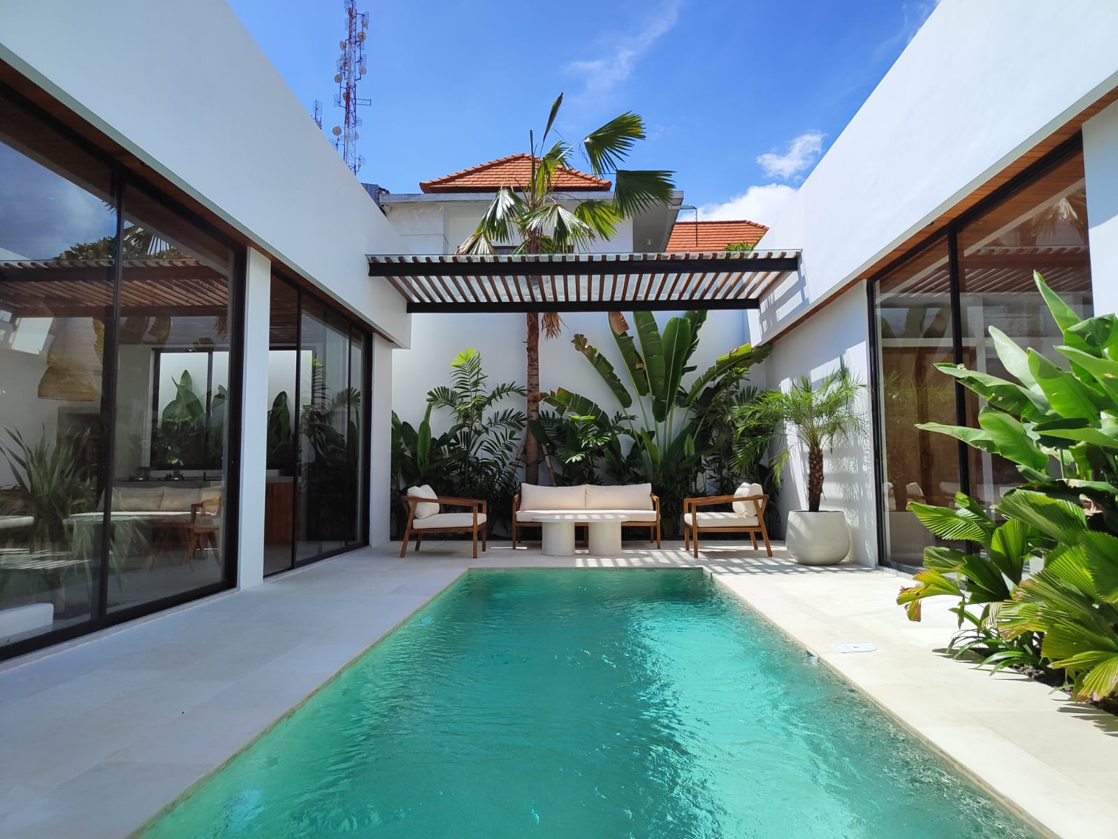 Kerobokan,Bali,Indonesia,2 Bedrooms,2.5 Bathrooms,Villa,MLS ID 1560