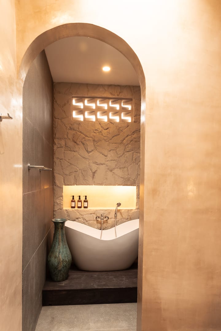 Uluwatu,Bali,Indonesia,3 Bedrooms,3 Bathrooms,Villa,MLS ID 1683