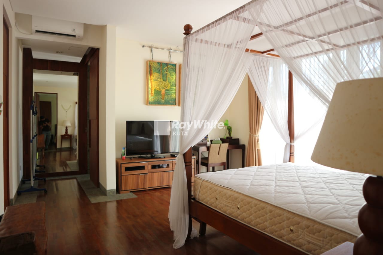 Jimbaran,Bali,Indonesia,5 Bedrooms,5 Bathrooms,Villa,MLS ID 1690