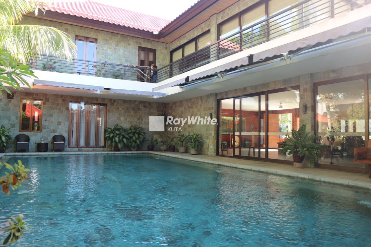 Jimbaran,Bali,Indonesia,5 Bedrooms,5 Bathrooms,Villa,MLS ID 1690