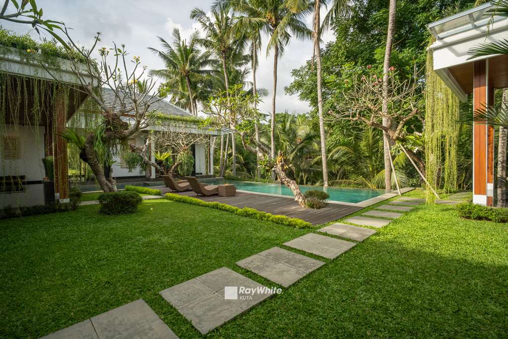 Ubud,Bali,Indonesia,4 Bedrooms,4 Bathrooms,Residential,MLS ID 1712