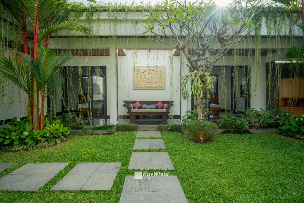 Ubud,Bali,Indonesia,4 Bedrooms,4 Bathrooms,Residential,MLS ID 1712