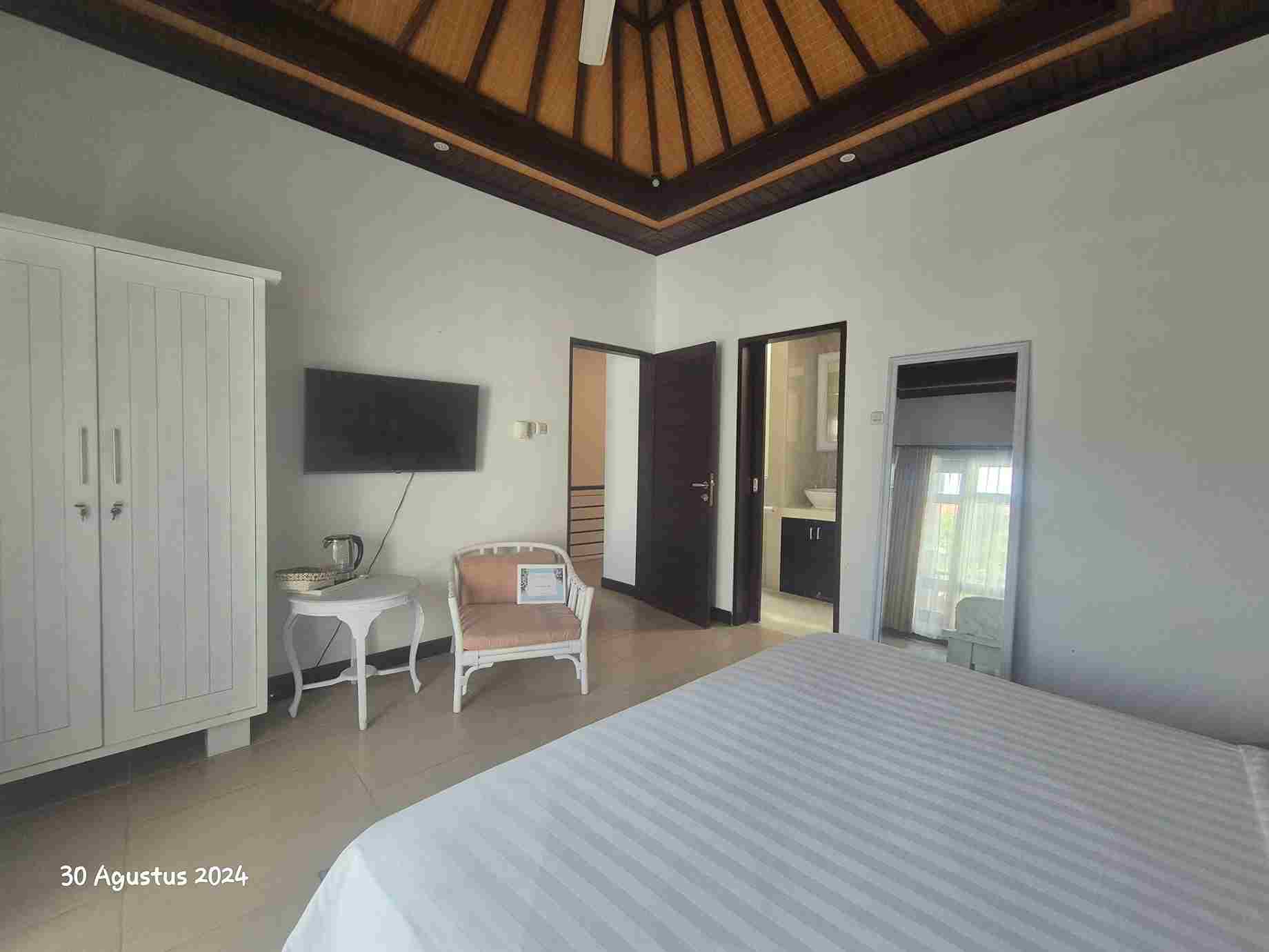 Seminyak,Bali,Indonesia,3 Bedrooms,3 Bathrooms,Villa,MLS ID 1785