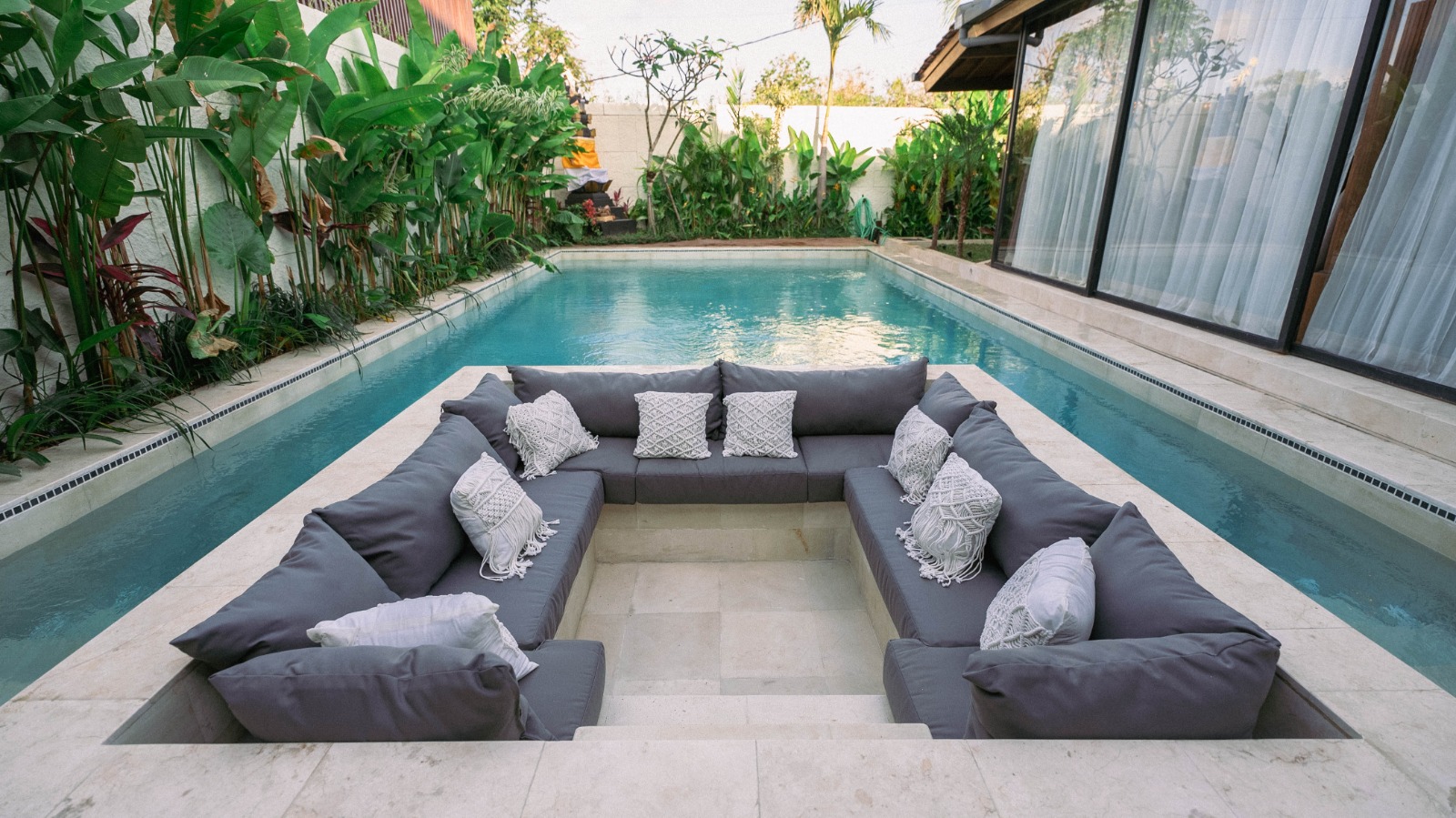 Jimbaran,Bali,Indonesia,4 Bedrooms,4 Bathrooms,Villa,MLS ID 1872