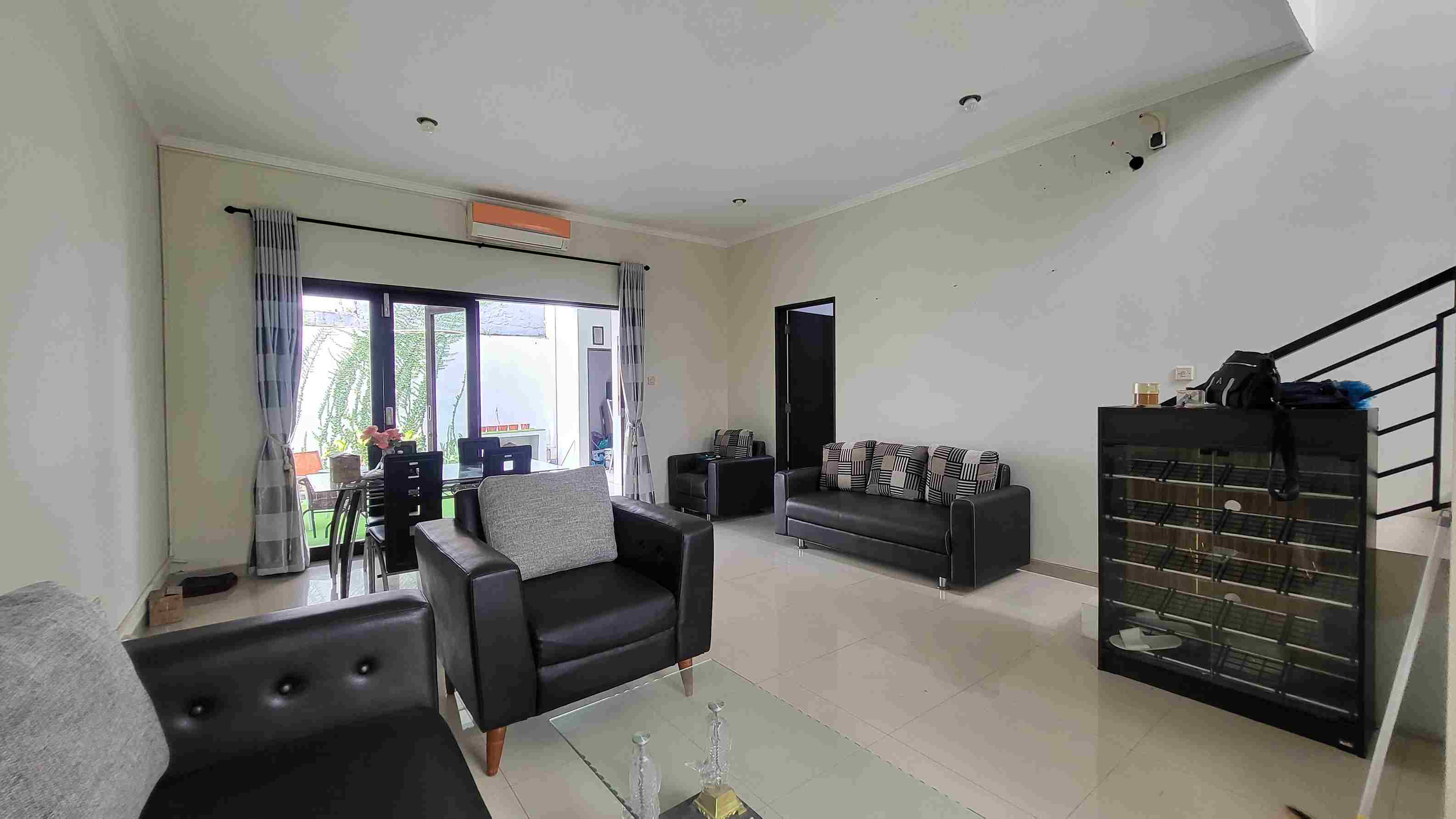 Kerobokan,Bali,Indonesia,5 Bedrooms,3 Bathrooms,Residential,MLS ID 1892