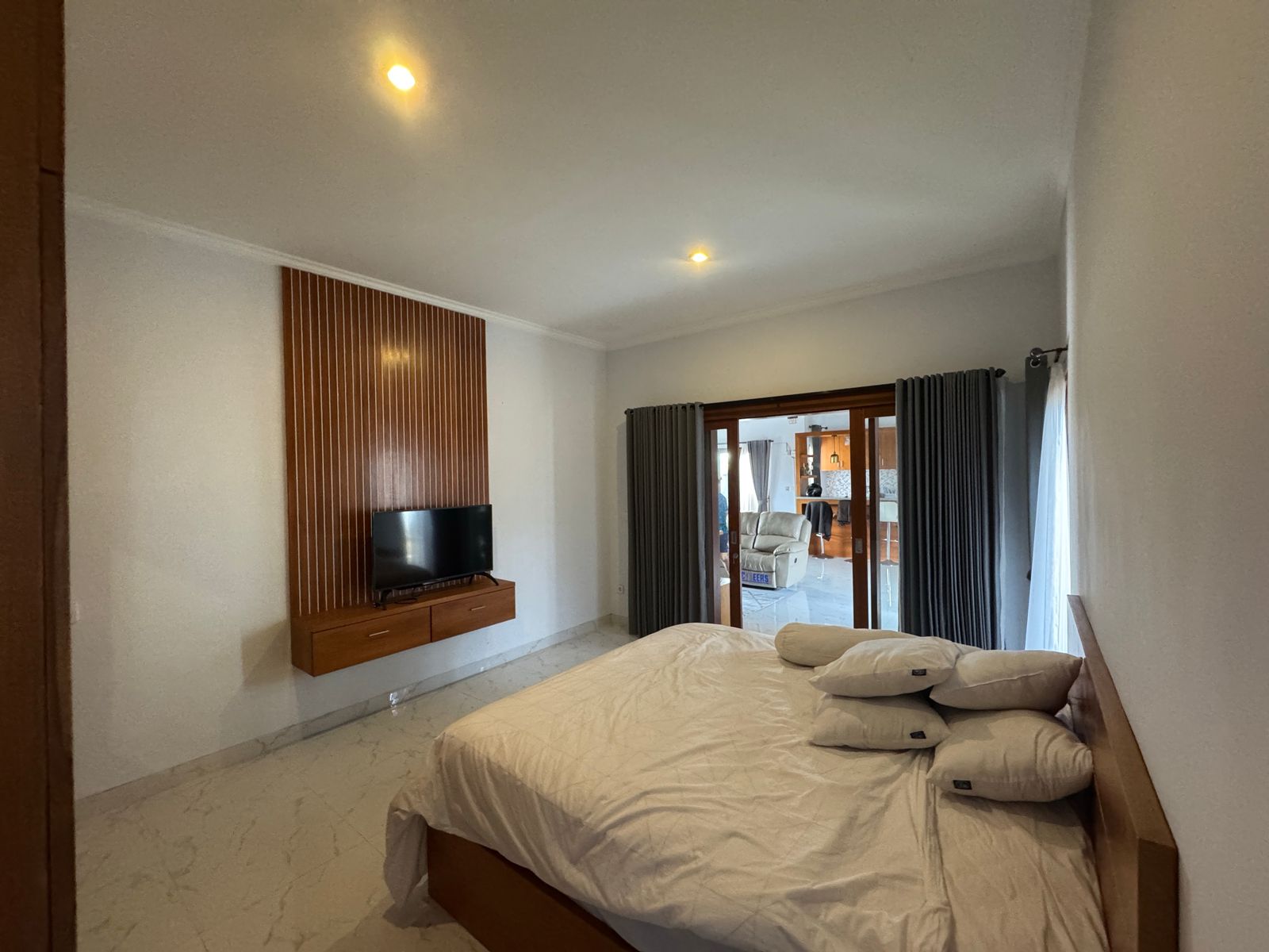 Mengwi,Bali,Indonesia,6 Bedrooms,5 Bathrooms,Villa,MLS ID 1996