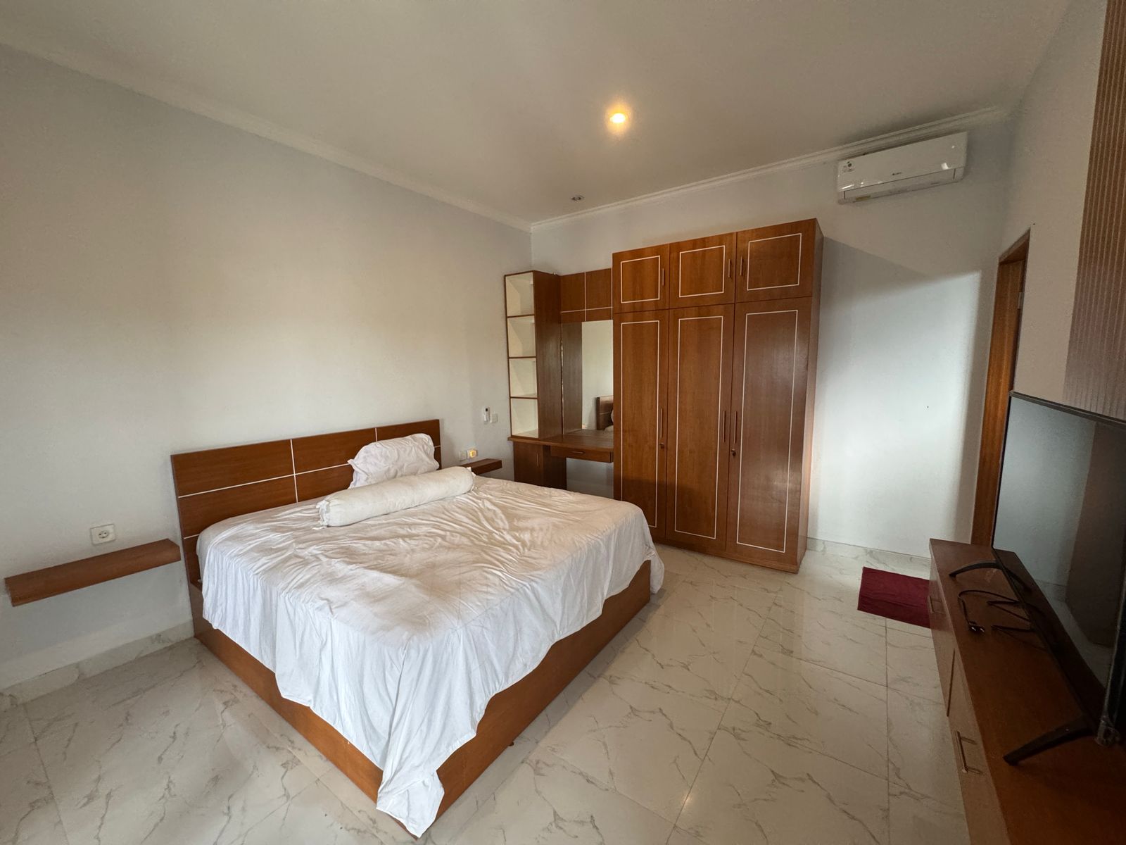 Mengwi,Bali,Indonesia,6 Bedrooms,5 Bathrooms,Villa,MLS ID 1996