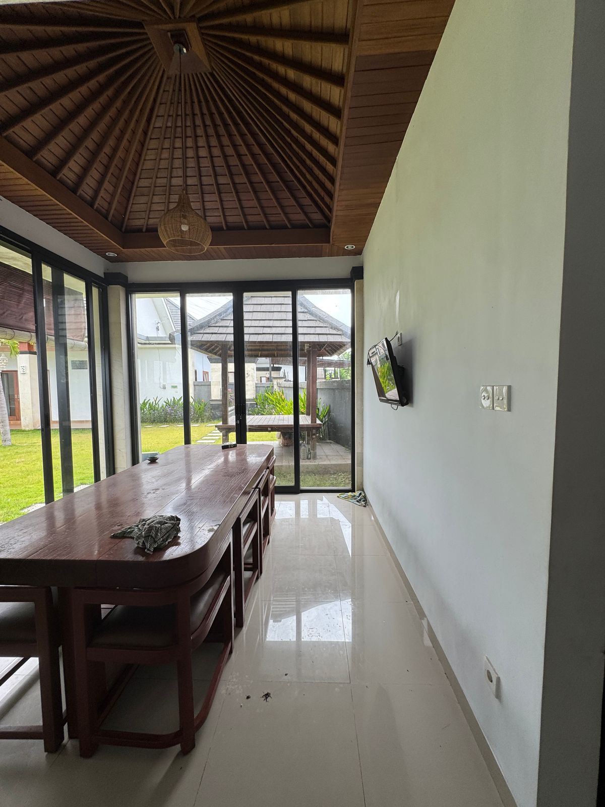 Mengwi,Bali,Indonesia,6 Bedrooms,5 Bathrooms,Villa,MLS ID 1996