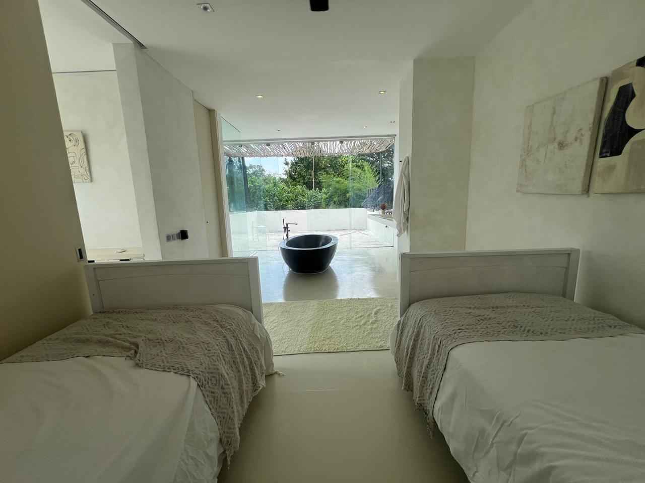 Pererenan,Bali,Indonesia,3 Bedrooms,3 Bathrooms,Villa,MLS ID 2001