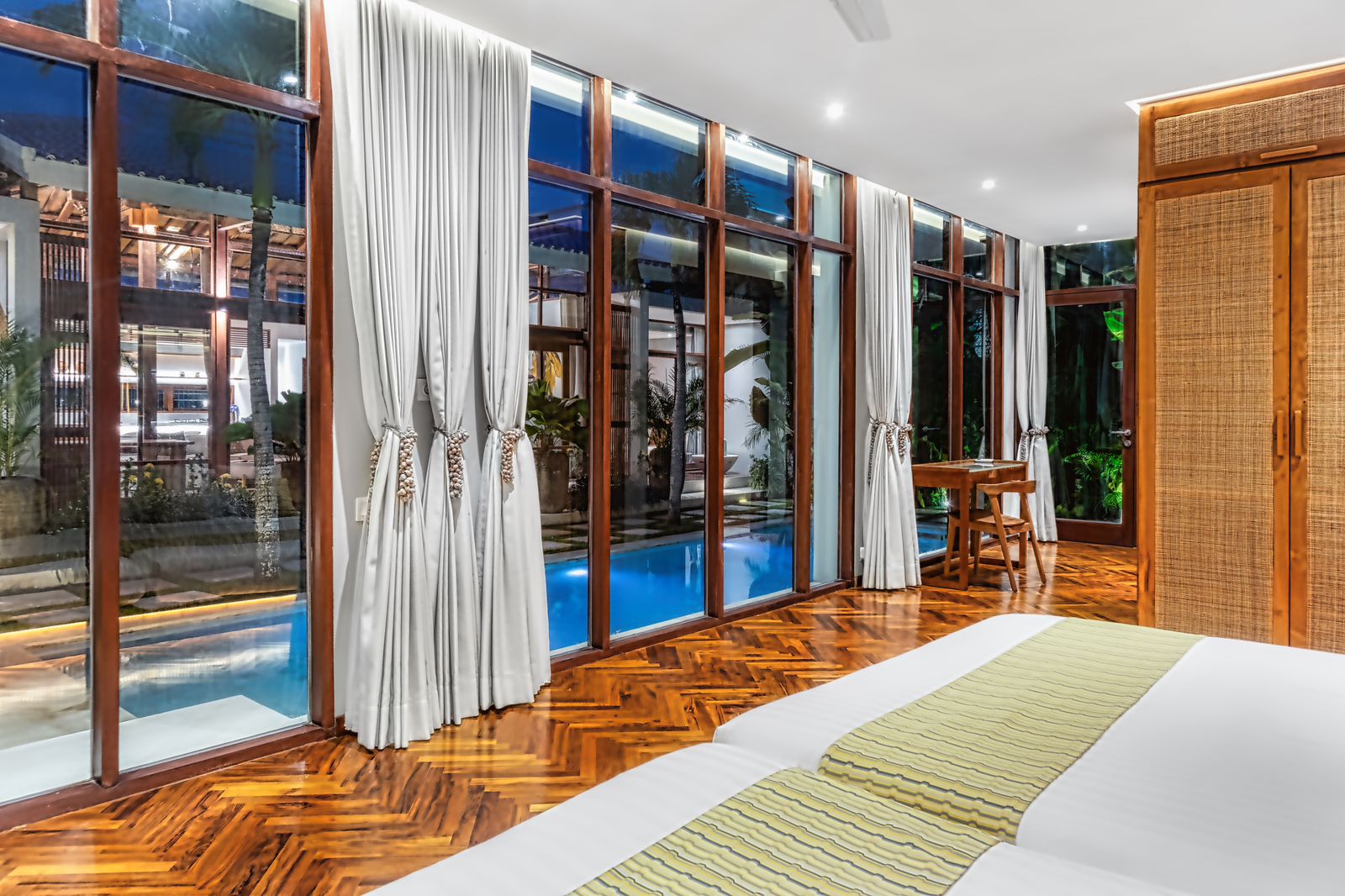 Kerobokan,Bali,Indonesia,3 Bedrooms,3 Bathrooms,Villa,MLS ID 2080