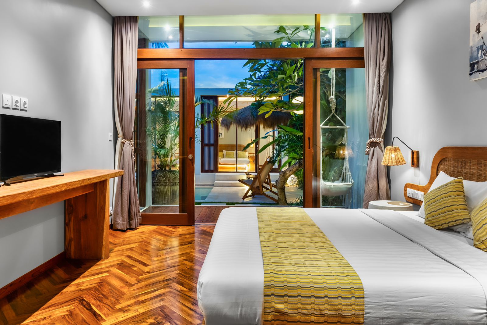 Kerobokan,Bali,Indonesia,3 Bedrooms,3 Bathrooms,Villa,MLS ID 2080