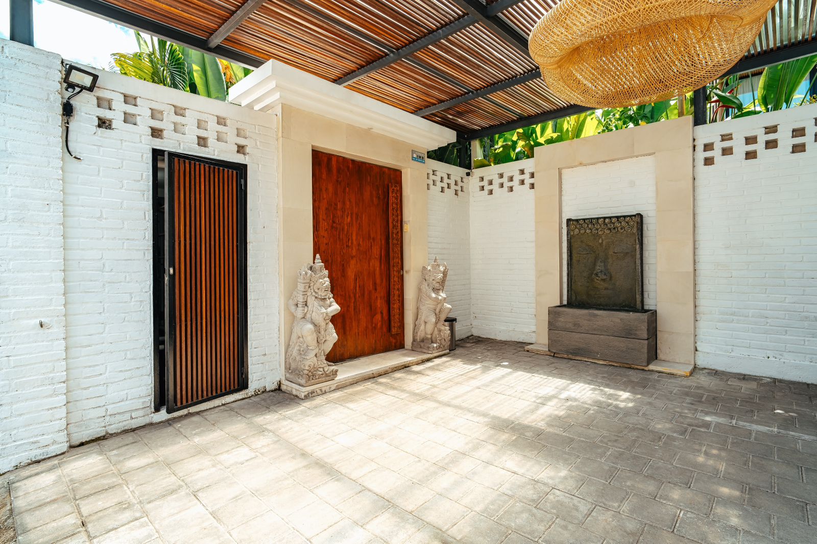 Kerobokan,Bali,Indonesia,3 Bedrooms,3 Bathrooms,Villa,MLS ID 2080
