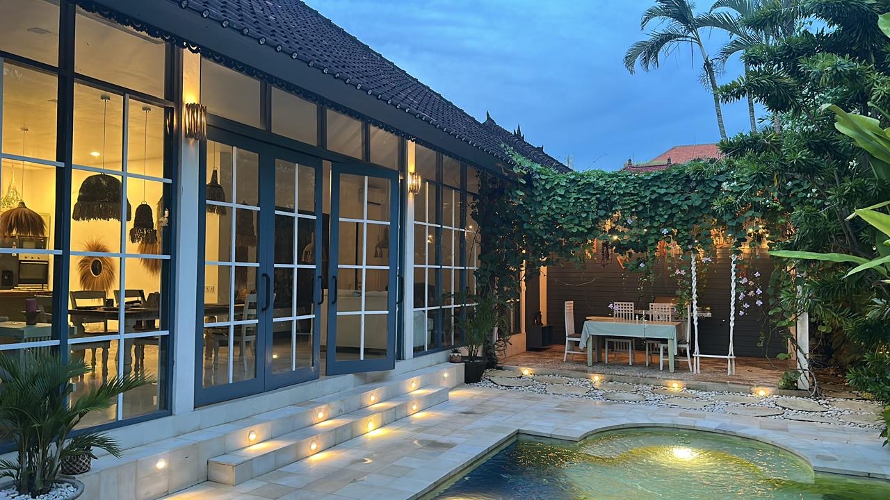 Seminyak,Bali,Indonesia,2 Bedrooms,2 Bathrooms,Villa,MLS ID 2094