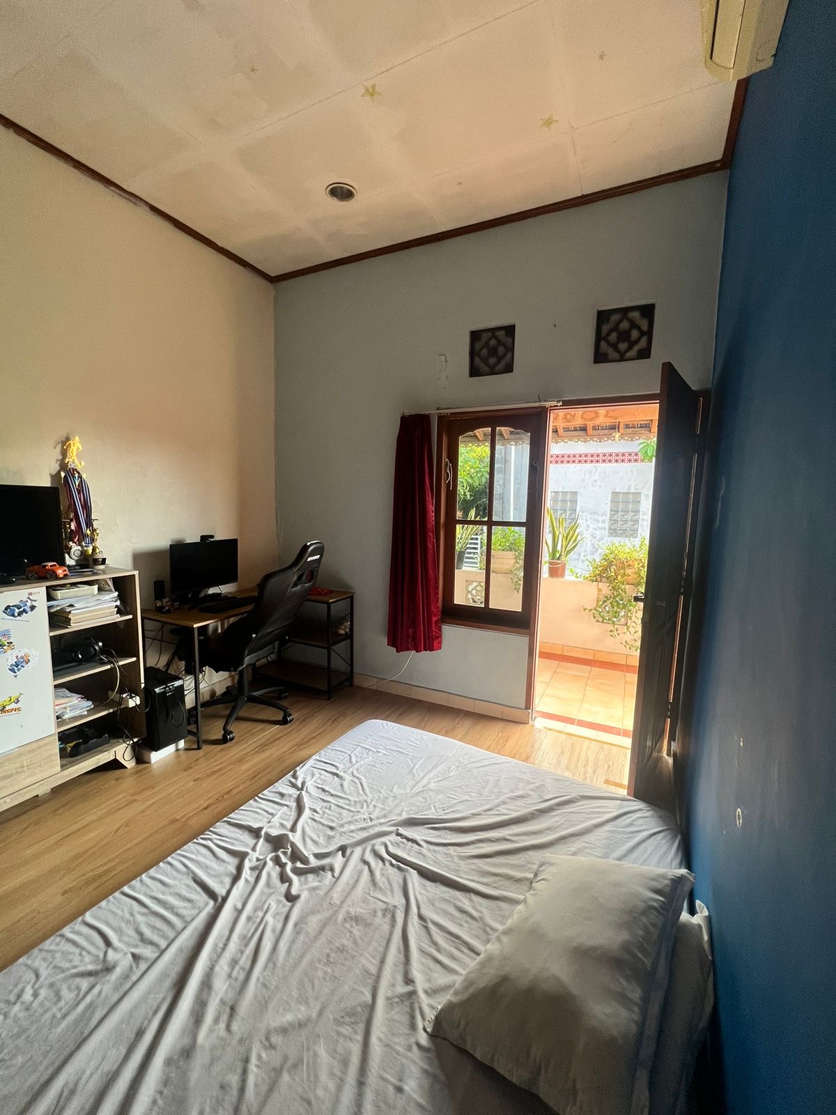 Gianyar,Bali,Indonesia,4 Bedrooms,3 Bathrooms,Residential,MLS ID 2100