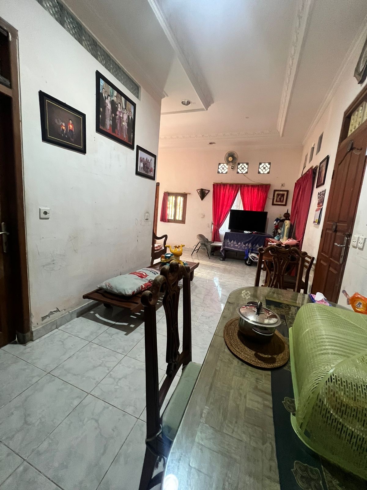 Gianyar,Bali,Indonesia,4 Bedrooms,3 Bathrooms,Residential,MLS ID 2100