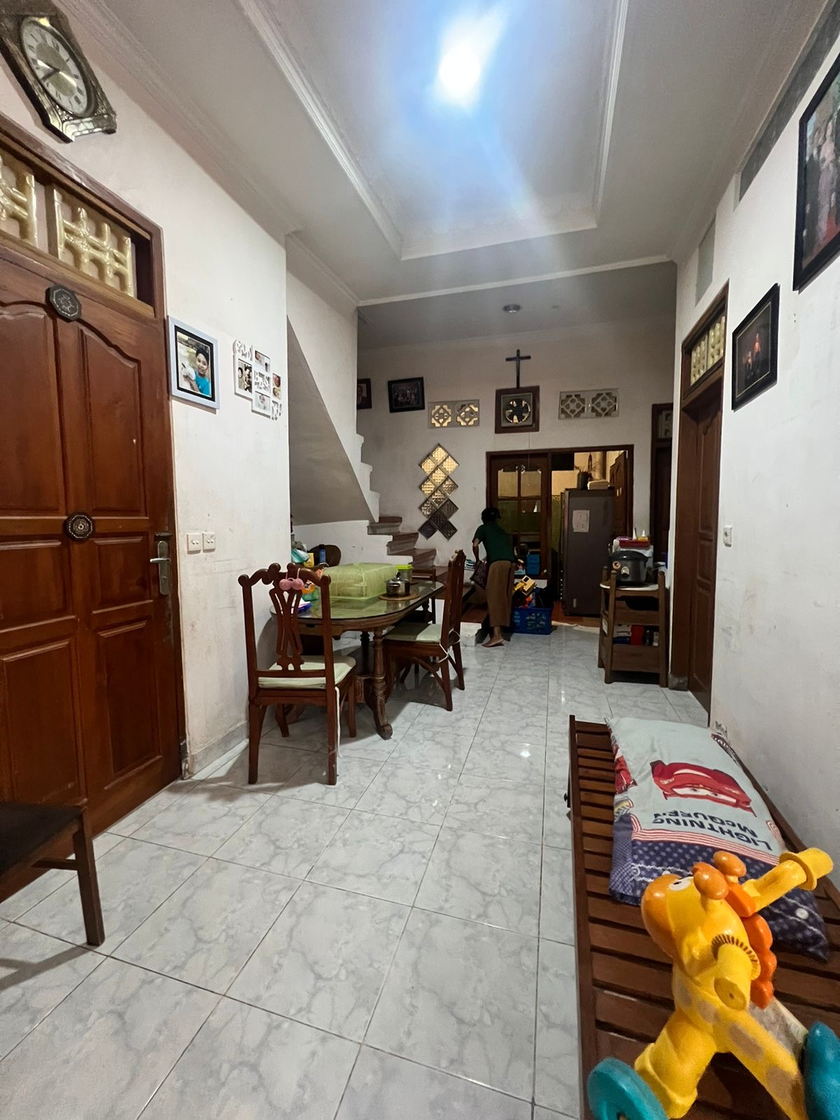 Gianyar,Bali,Indonesia,4 Bedrooms,3 Bathrooms,Residential,MLS ID 2100