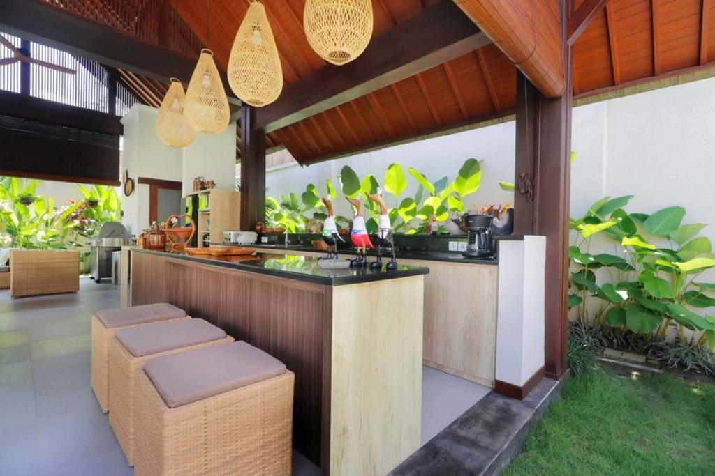 Ungasan,Bali,Indonesia,7 Bedrooms,10 Bathrooms,Villa,MLS ID 2110