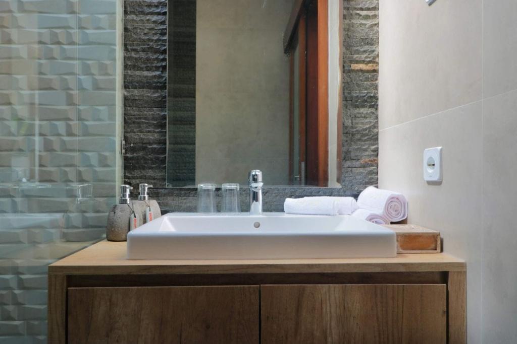 Ungasan,Bali,Indonesia,7 Bedrooms,10 Bathrooms,Villa,MLS ID 2110