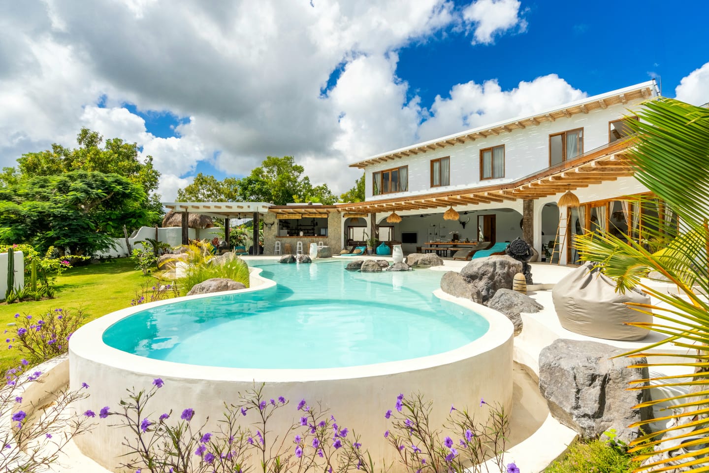 Pecatu,Bali,Indonesia,4 Bedrooms,4 Bathrooms,Villa,MLS ID 2115
