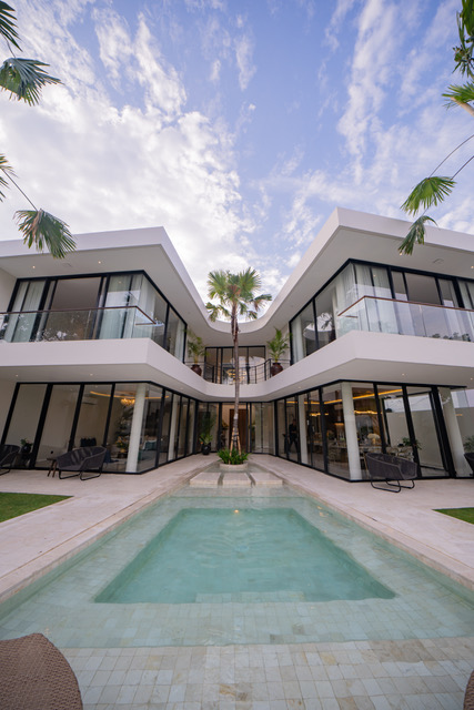 Umalas,Bali,Indonesia,5 Bedrooms,5 Bathrooms,Villa,MLS ID 2120