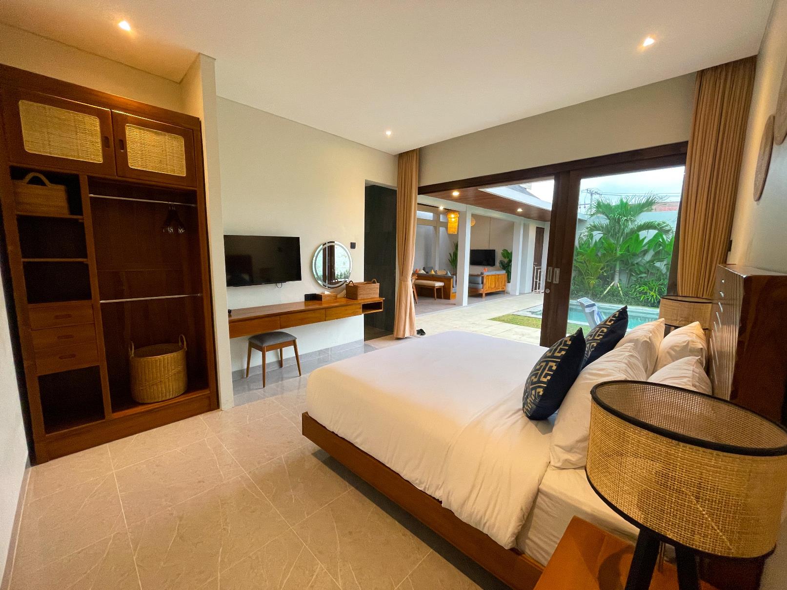 Seminyak,Bali,Indonesia,2 Bedrooms,1 Bathroom,Villa,MLS ID 2123