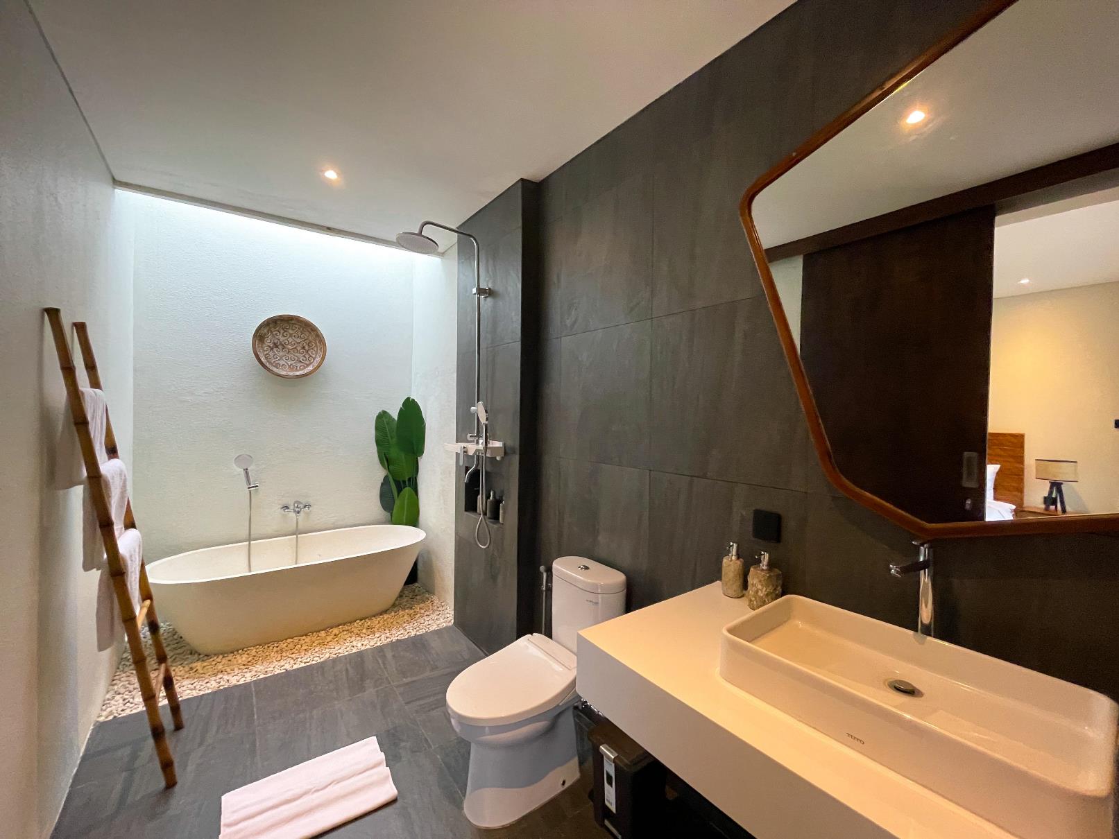 Seminyak,Bali,Indonesia,2 Bedrooms,1 Bathroom,Villa,MLS ID 2123