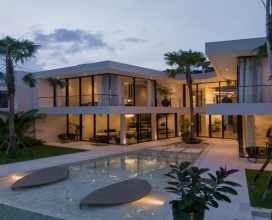 Kerobokan,Bali,Indonesia,5 Bedrooms,5 Bathrooms,Villa,MLS ID 2124