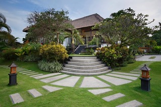 Gianyar,Bali,Indonesia,6 Bedrooms,7 Bathrooms,Villa,MLS ID 2142