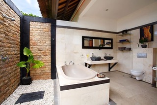 Gianyar,Bali,Indonesia,6 Bedrooms,7 Bathrooms,Villa,MLS ID 2142