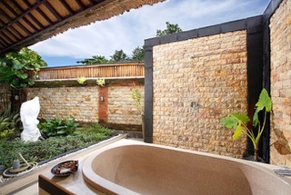 Gianyar,Bali,Indonesia,6 Bedrooms,7 Bathrooms,Villa,MLS ID 2142