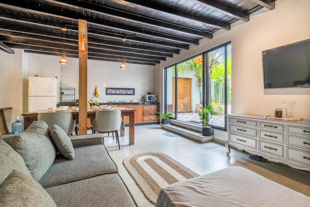 Canggu,Bali,Indonesia,2 Bedrooms,3 Bathrooms,Villa,MLS ID 2152