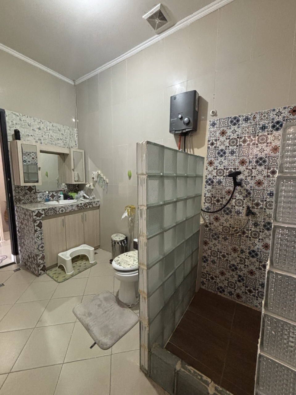 Jimbaran,Bali,Indonesia,4 Bedrooms,2 Bathrooms,Residential,MLS ID 2157