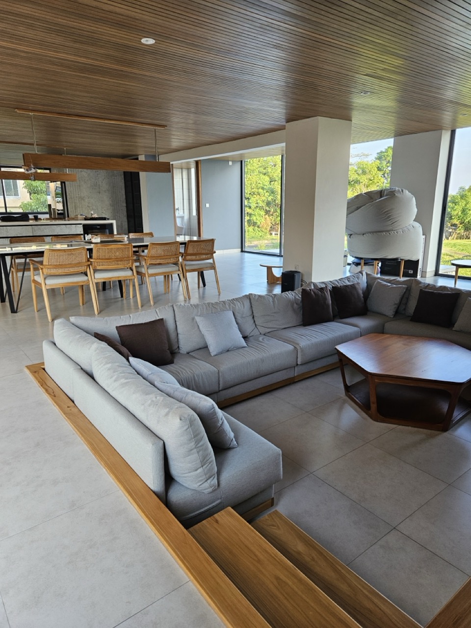 Uluwatu,Bali,Indonesia,4 Bedrooms,5 Bathrooms,Villa,MLS ID 2158